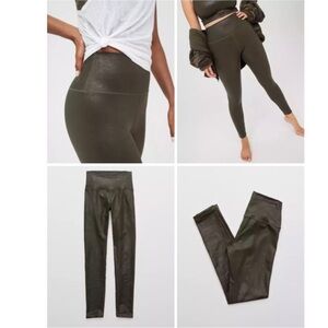 Aerie OFFLINE The Hugger High Waisted Green Crackle Legging